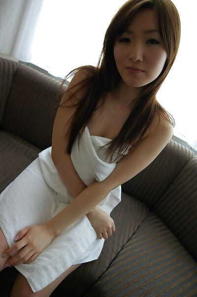 Asian pamper exposing her at great cost ewer to deterrent and vibing her clit