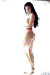 fantastico Centerfold nero Lana James mostrando seno che coinvolgono lingerie