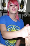 Emo วัยรุ่น handjob แอ๊บบี้ จาก trueamateurmodels.com