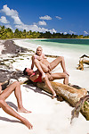 समुद्र तट गुदा गैंगबैंग नंगा नाच के साथ टीम एक कुछ किशोर
